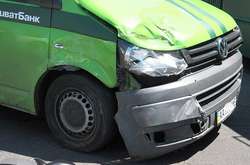 На прифронтовій Луганщині грабіжники підірвали інкасаторський автомобіль «ПриватБанку»