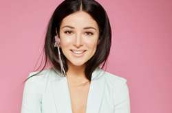 Злата Огневич показала, как качает свои «орешки»