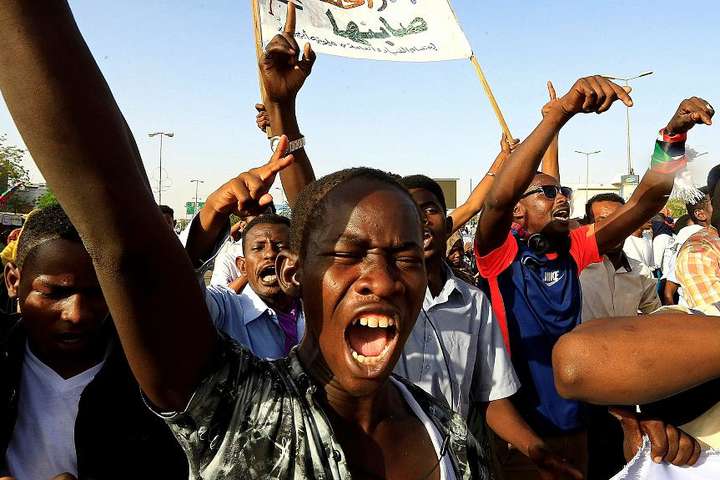 Массовые протесты в Судане: что там происходит?