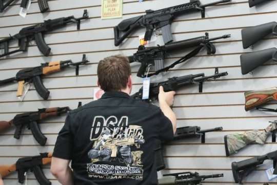 Влада Нової Зеландії викупляє у населення заборонену вогнепальну зброю