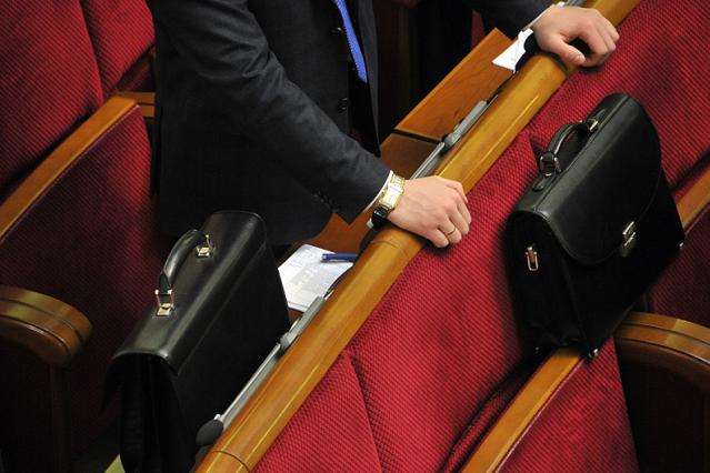 Вибори в Раду: у парламент можуть потрапити сім партій 