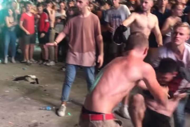 Під час концерту на стадіоні «Динамо» в Києві сталася масова бійка (відео)