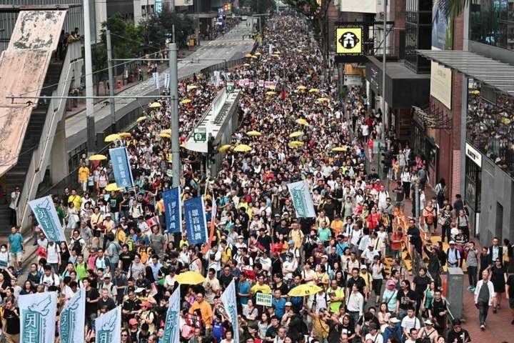 У Гонконгу спалахнула нова хвиля масових протестів 