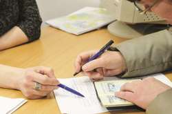 Місце голосування перед виборами у Раду змінили понад 13 тис. осіб