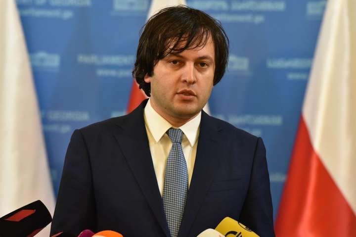 Глава парламента Грузии подал в отставку после массовых протестов