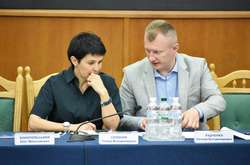 ЦВК зареєструвала виборчі списки партій Гройсмана і Смешка