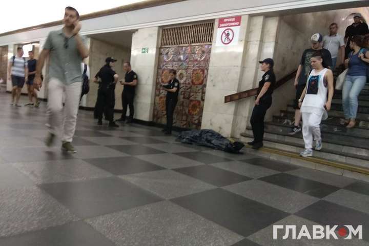 В Київському метро у суботу померла людина
