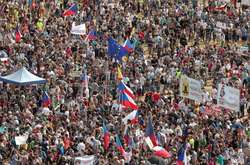 У Чехії понад 250 тисяч громадян вимагали відставки уряду
