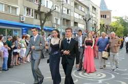 Під Херсоном випускники з батьками влаштували масове побоїще