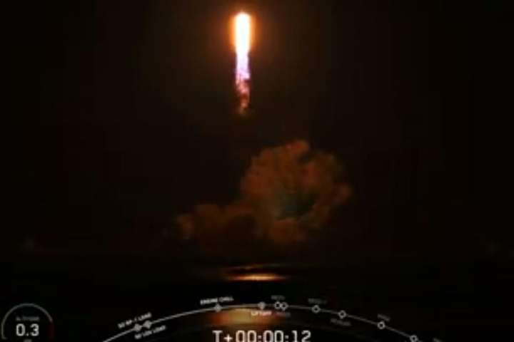 SpaceX успішно запустила надважку ракету
