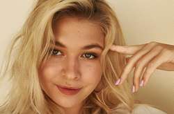 Дочь Веры Брежневой восхитила сеть стройной фигурой в купальнике