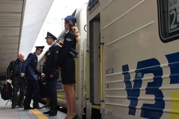 «Укрзалізниця» призначила чотири додаткові поїзди до Дня Конституції