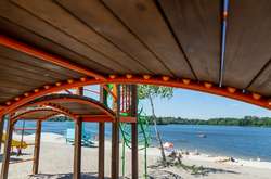 Кличко показав новий пляж на Троєщині з «багамським піском» (фото, відео)