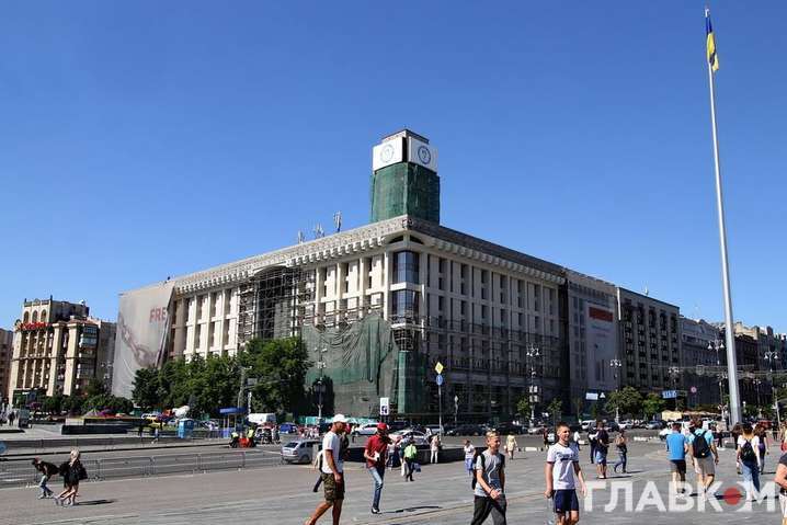 Профспілки мають сплатити 510 тис. грн штрафу за незаконні два поверхи на Будівлі профспілок