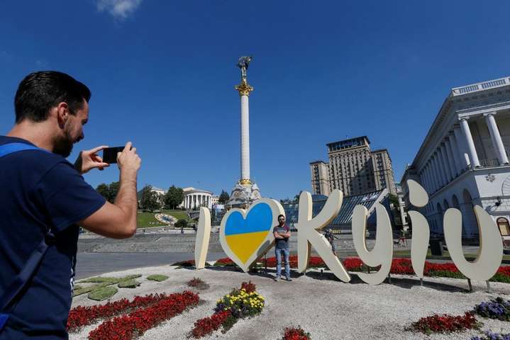 В отличие от Украины, Киев жителей не теряет