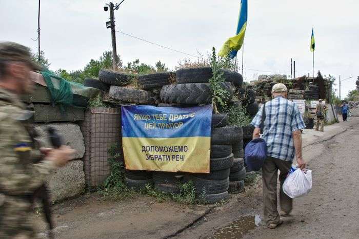 Україна почала відводити війська зі Станиці Луганської  