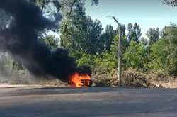 На АЗС на Київщині дотла згорів автомобіль (фото)