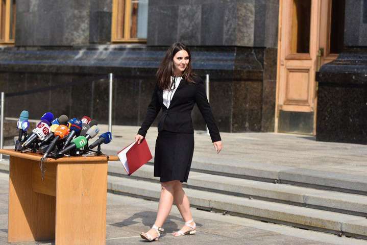 Мендель допитають через її скандальну заяву щодо обстрілів на Донбасі - ЗМІ