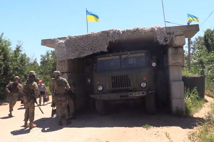 У штабі ООС пояснили, як проходить розведення сил у Станиці Луганській