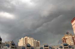 Гроза накрила Київ (відео)