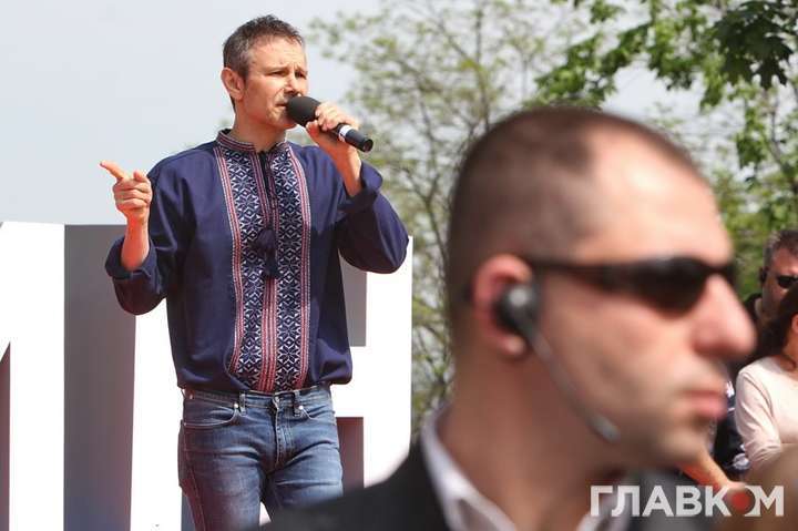 У Вакарчука заявляють, що він не відмовиться від безкоштовних концертів під час виборчої кампанії