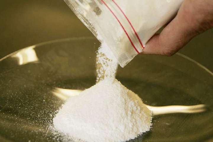 Масове виробництво кокаїну обвалило ціни на наркотик