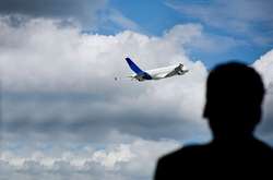 Літак, на якому звільнені українці вирушать до Києва, вже чекає в аеропорту