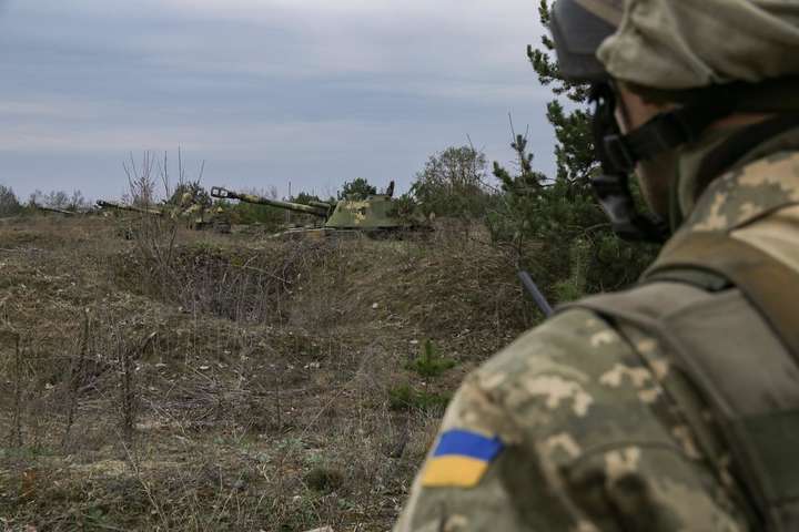 З початку доби позиції українських військових на Донбасі бойовики обстріляли дев'ять разів (мапа боїв)
