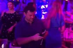 Андрій Богдан на День Конституції витанцьовував на концерті Світлани Лободи та Артура Пірожкова