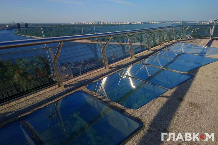 На столичном «Мосту Кличко» установлены дополнительные камеры