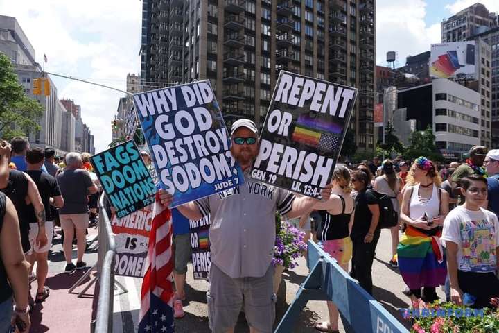 У Нью-Йорку відбувається всесвітній гей-прайд