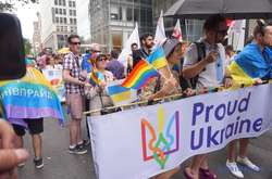 На всесвітній гей-прайд в Нью-Йорку вперше вийшла українська колона 