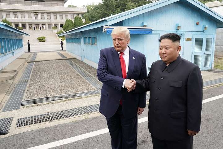 У КНДР назвали історичною зустріч Трампа і Кім Чен Ина на кордоні двох Корей