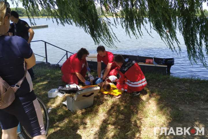 В озері Івано-Франківська потонула жінка, а її друг втік 