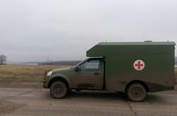 Боевики на Донбассе обстреляли санитарный автомобиль – погиб военный