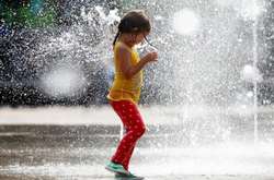 Прогноз погоди на вівторок: дощі з грозами та спека до +39