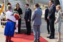 Зеленський прилетів до Канади