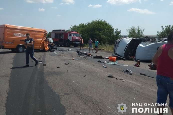 На Миколаївщині зіткнулися дві маршрутки, загинула пасажирка