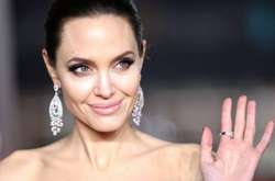 Анджелина Джоли