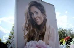 Новый бизнес россиян: на могилу певицы Юлии Началовой планируют возить туристов