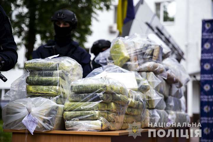 Поліція України затримала членів наркокартелю з Нідерландів та Великобританії