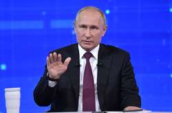 Володимир Путін під час Прямої лінії 20 червня