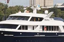 В РПЦ не змогли прокоментувати фото з дівчиною у бікіні на яхті патріарха Кирила