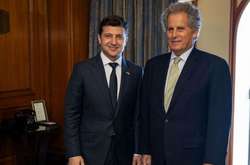  Президент України Володимир Зеленський (ліворуч) і перший заступник директора-розпорядника Міжнародного валютного фонду Девід Ліптон 