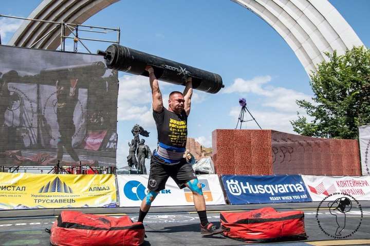 Вінницький атлет встановив рекорд України у вправі «Log-lift»