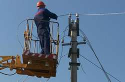 Через негоду залишаються знеструмленими 525 населених пунктів у 13 областях