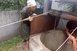 Чоловіка витягли  за допомогою рятувальної мотузки  