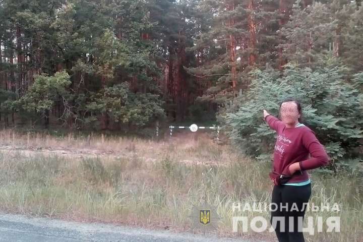 У Чорнобильській зоні затримали жінку, яка збирала чорницю на продаж