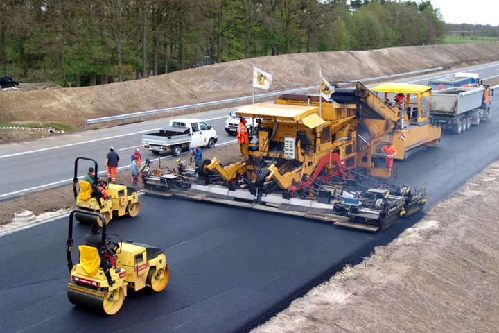 Правительство планирует в 2020-м увеличить финансирование ремонта дорог на 33%
