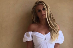  Бритни Спирс 
 instagram.com/britneyspears/ 